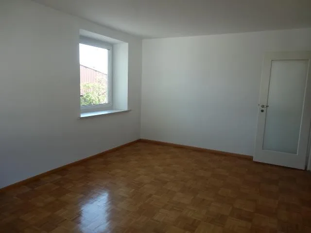 Helle, grosse 3,5-Zi'Wohnung (82m²) im 2. Stock – photo 7 sur 17