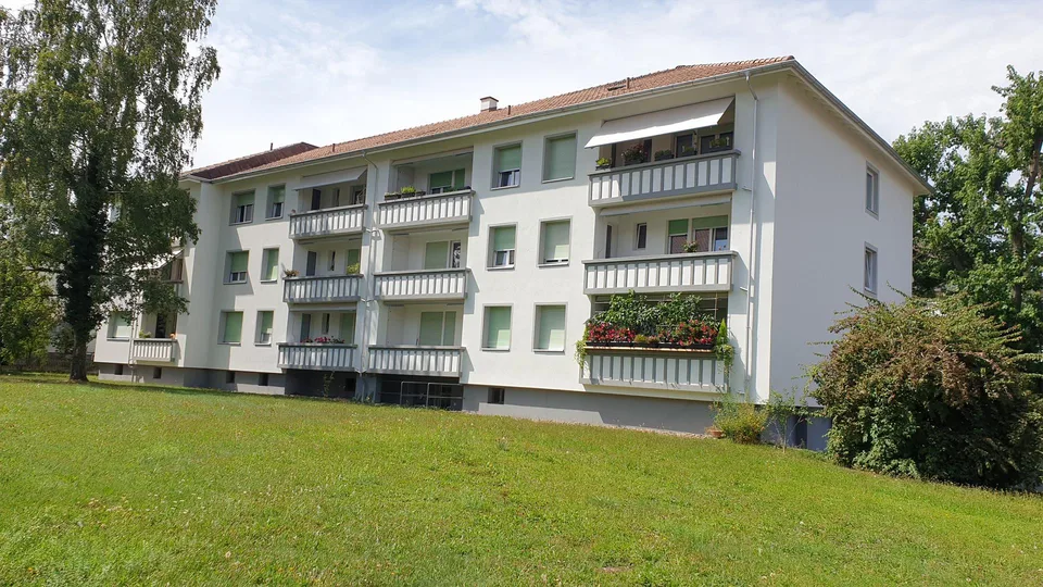 Helle, grosse 3,5-Zi'Wohnung (82m²) im 2. Stock