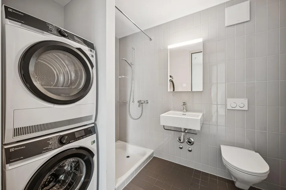 Appartement de 2,5 pièces élégant avec terrasse à Zürich-Höngg