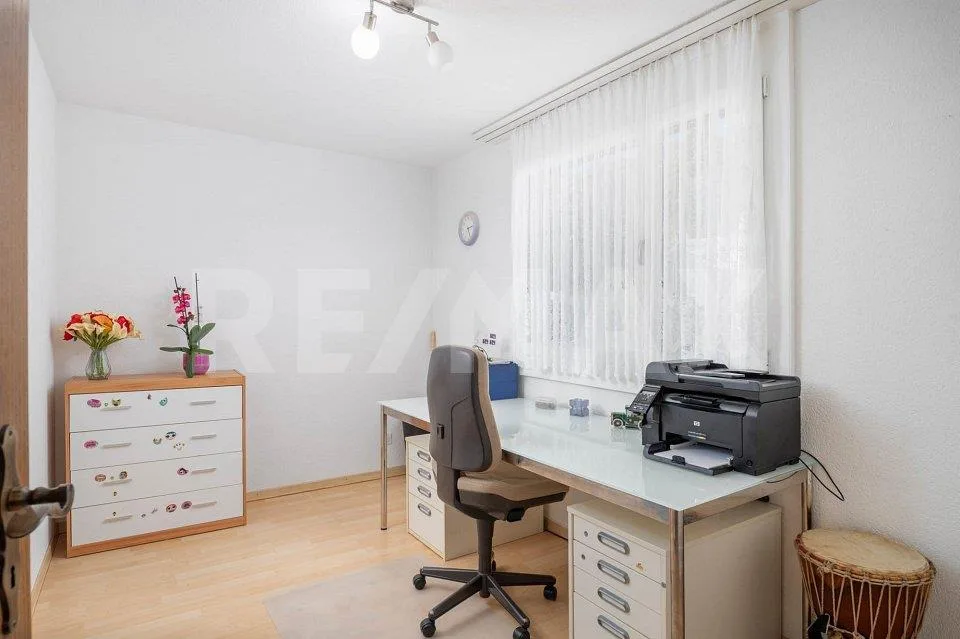 Casa angolare ad Anglikon: 5,5 locali con giardino