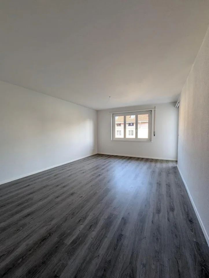 Moderne 3.5-Zimmerwohnung mit Balkon im 2. Stock / Mietzinsaktion