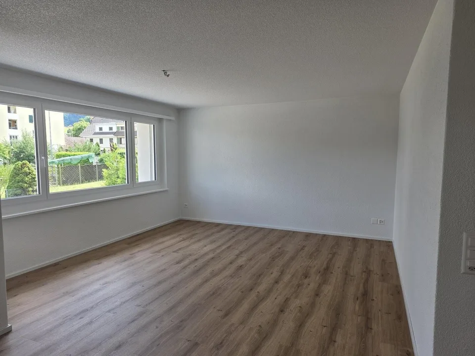 Premier loyer après rénovation complète - Vie moderne avec style