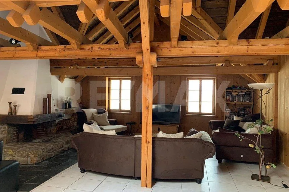 Schöne, grosszügige 5.5-Zimmer-Dachwohnung mit Terrasse – 295 m2