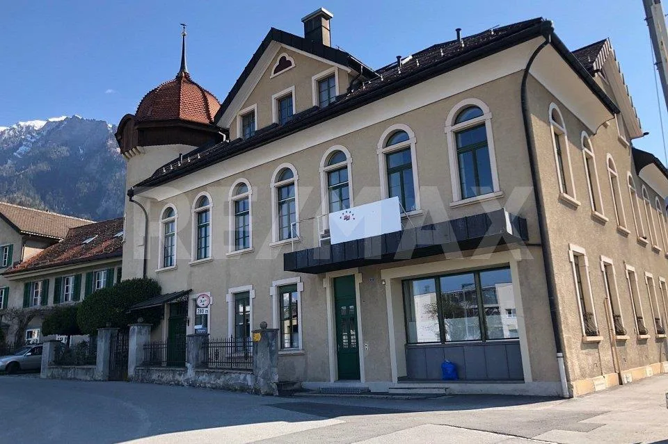 Schöne, grosszügige 5.5-Zimmer-Dachwohnung mit Terrasse – 295 m2