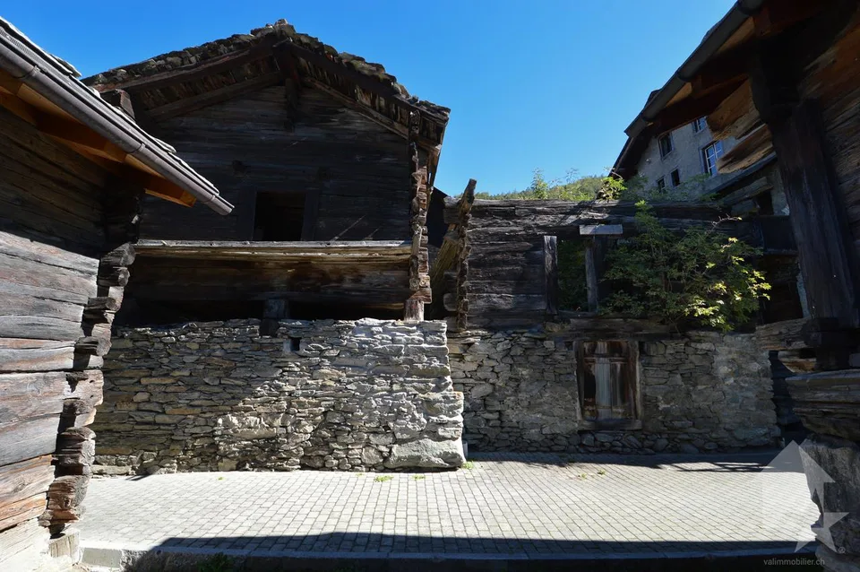 Affascinante soffitta e antico mayen con progetto di ristrutturazione