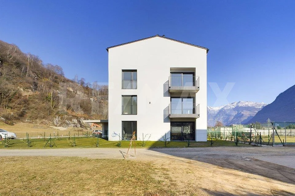 Moderne Wohnung inmitten der Natur mit schöner Terrasse - Neubau in Iragna!