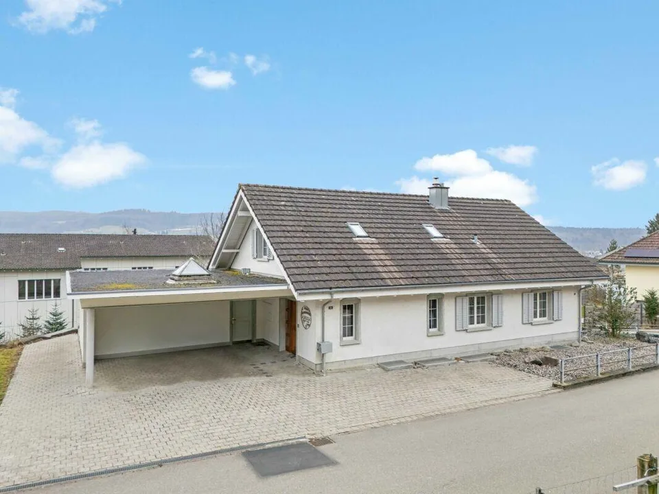 Freistehendes 6.5-Zimmer-Haus mit 2.5-Zimmer Einliegerwohnung an wu...