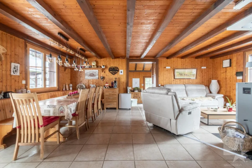 Familiénchalet mit 8.5 Zimmern, modernisiert und perfekt gepflegt