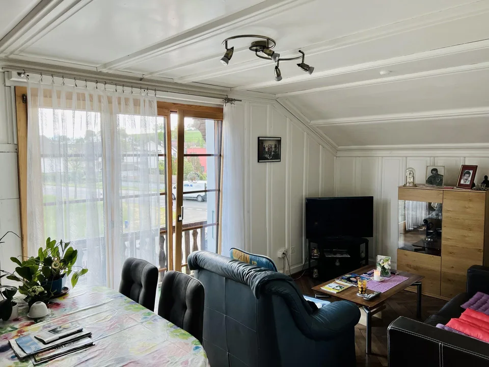 Gurmels: Wohnhaus mit zwei eigenständigen Wohnungen