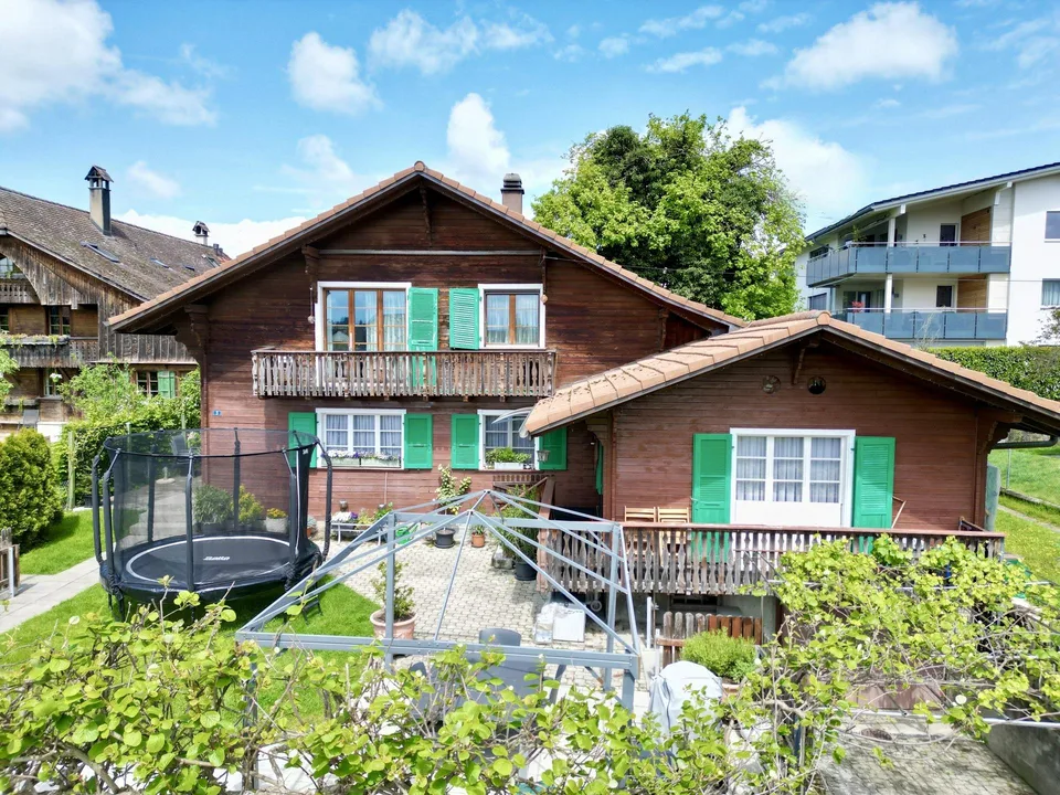 Gurmels: Wohnhaus mit zwei eigenständigen Wohnungen