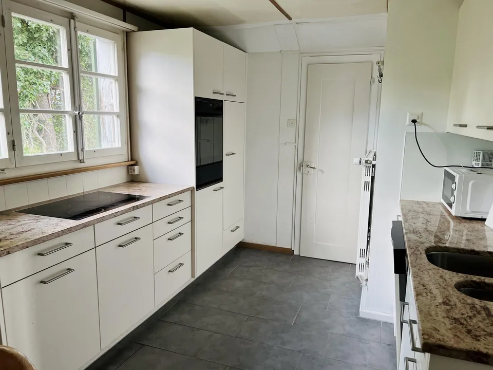 Gurmels: Wohnhaus mit zwei eigenständigen Wohnungen