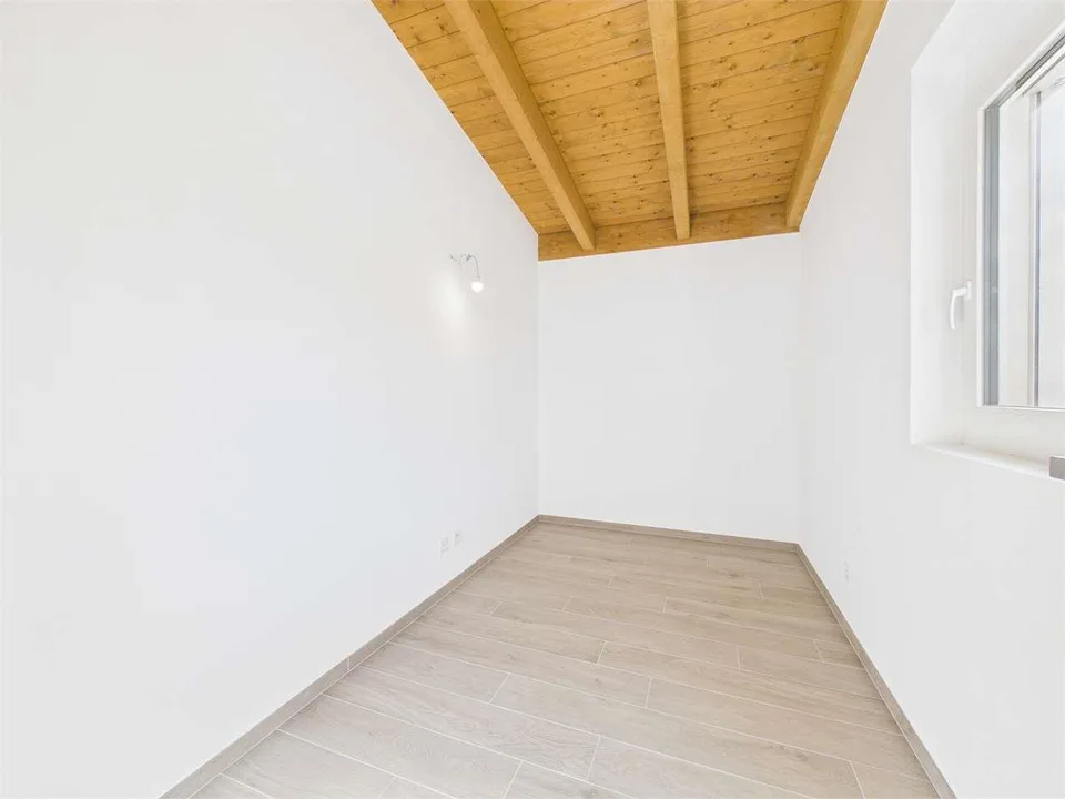 Superbe villa neuve à Sant'Antonino – photo 8 sur 13