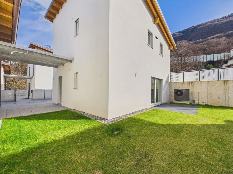 Superbe villa neuve à Sant'Antonino – photo 13 sur 13