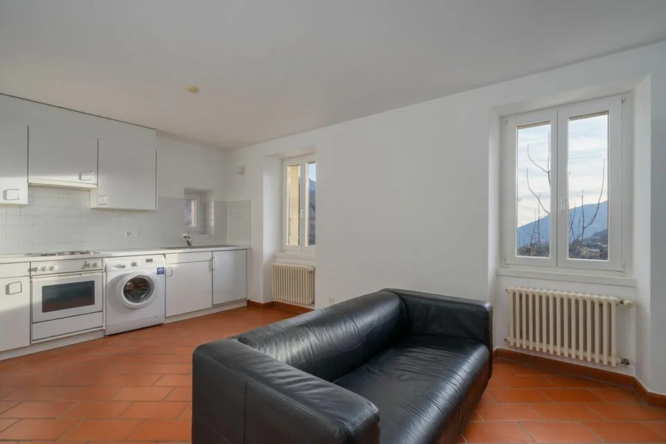AROGNO · CASA BIFAMILIARE NEL NUCLEO STORICO · POSSIBILITÀ DI RESIDENZA SECONDARIA – foto 12 di 13