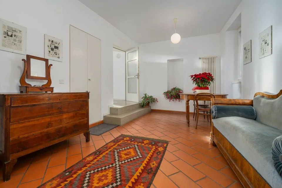 AROGNO · CASA BIFAMILIARE NEL NUCLEO STORICO · POSSIBILITÀ DI RESIDENZA SECONDARIA – foto 8 di 13