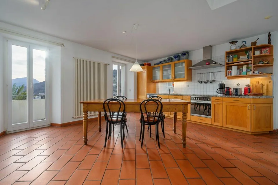 AROGNO · CASA BIFAMILIARE NEL NUCLEO STORICO · POSSIBILITÀ DI RESIDENZA SECONDARIA – foto 6 di 13