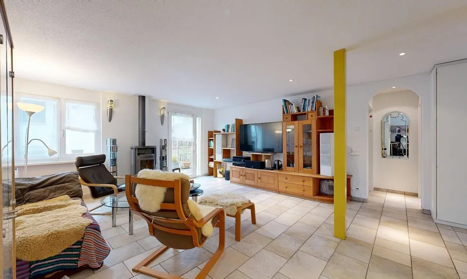 Grosszügiges EFH mit Einliegerwohnung und Weitsicht