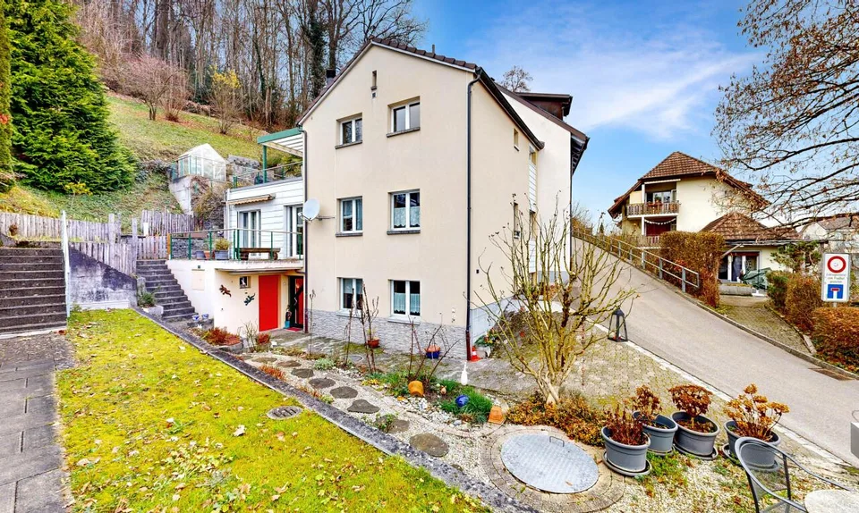 Grosszügiges EFH mit Einliegerwohnung und Weitsicht