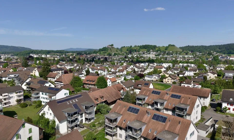 Grosszügiges EFH mit Einliegerwohnung und Weitsicht