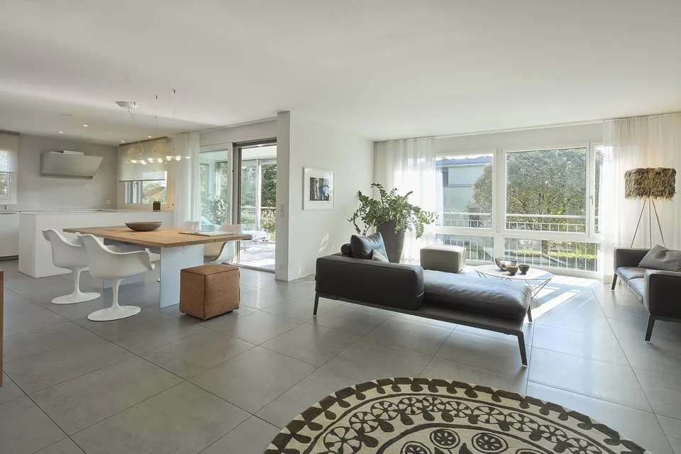 Appartamento di 4,5 locali con 173 m² di superficie abitabile totale e serra Sky-Frame