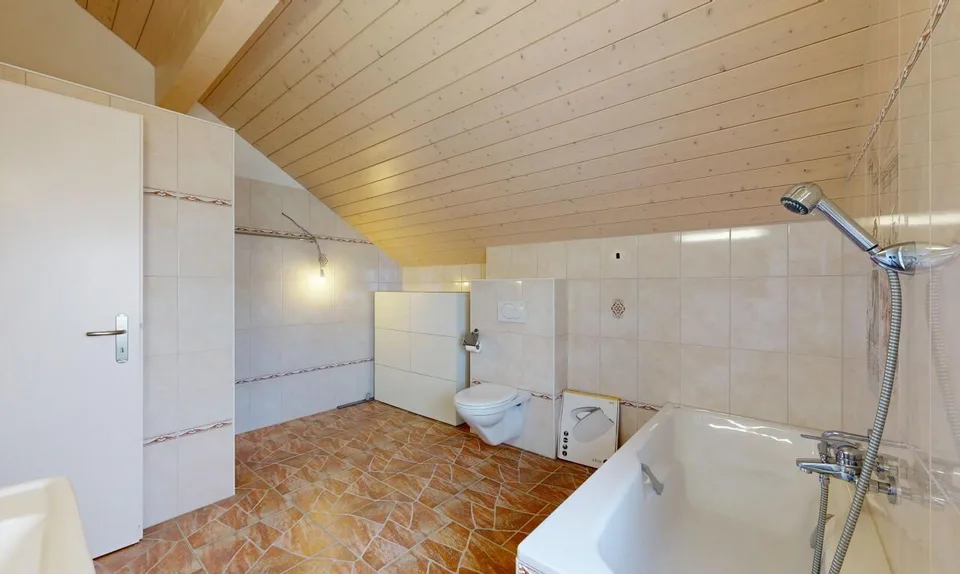 Spacieux duplex rénové de 160 m² au c?ur du village de Riddes – photo 9 sur 19