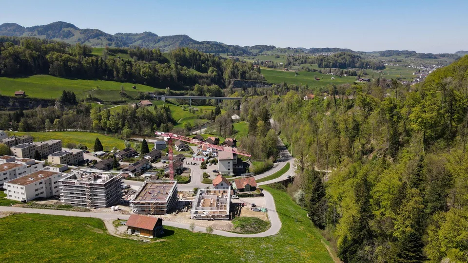 Vivere dove inizia la natura con un posto a sedere e una vista sul verde