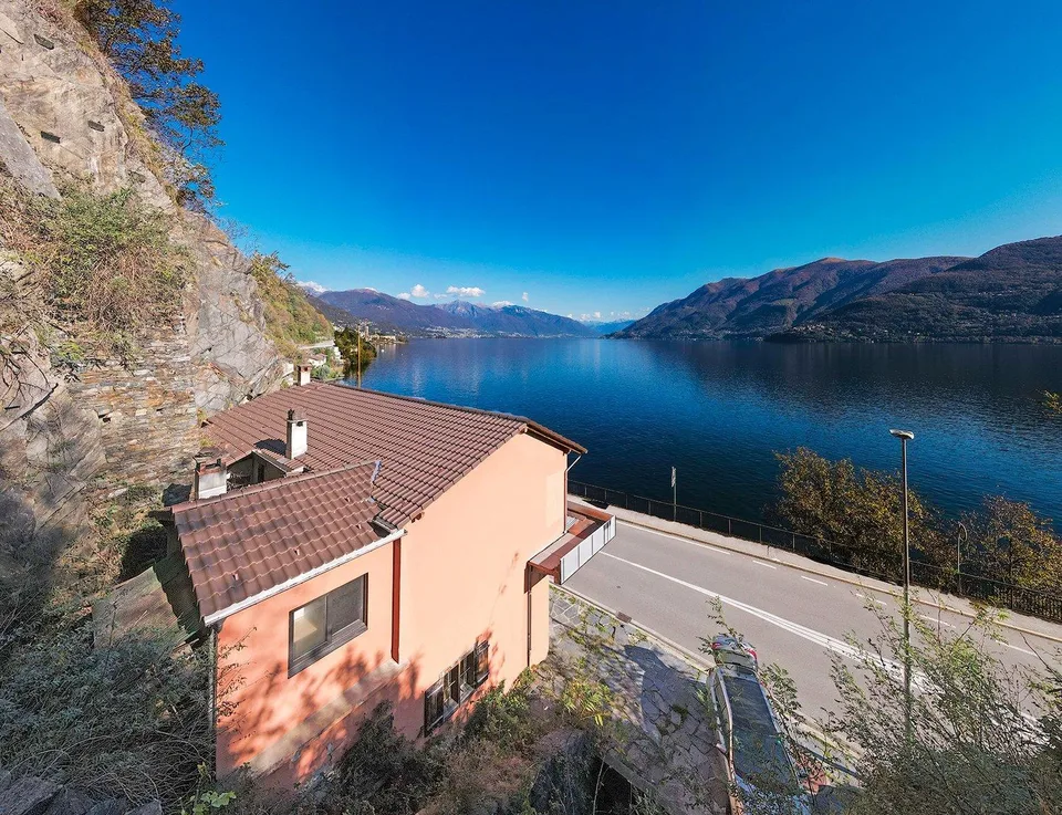 Casa strategica al confine - strategisches Haus an der Grenze