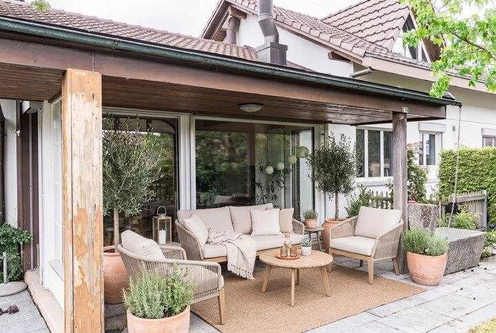 VIEL PLATZ UND BLICK INS GRÜNE - 5.5 ZIMMER EINFAMILIENHAUS MIT EIN...