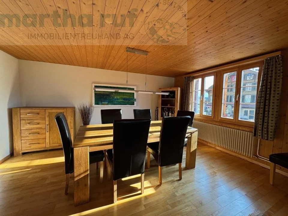 Sonniges 7.5-Zi.-Haus mit Ausbaupotenzial
