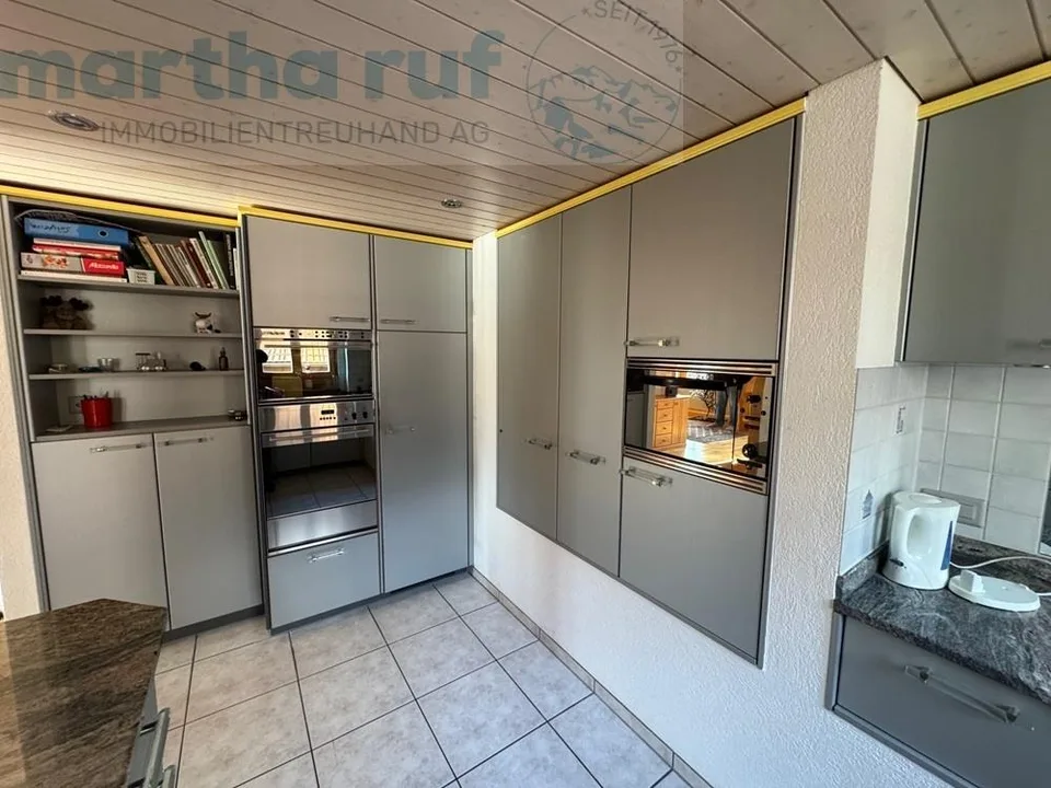 Sonniges 7.5-Zi.-Haus mit Ausbaupotenzial