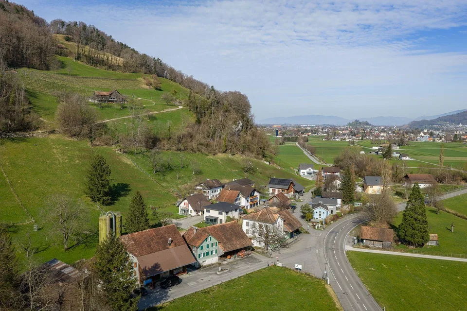 Einfamilienhaus mit Scheune