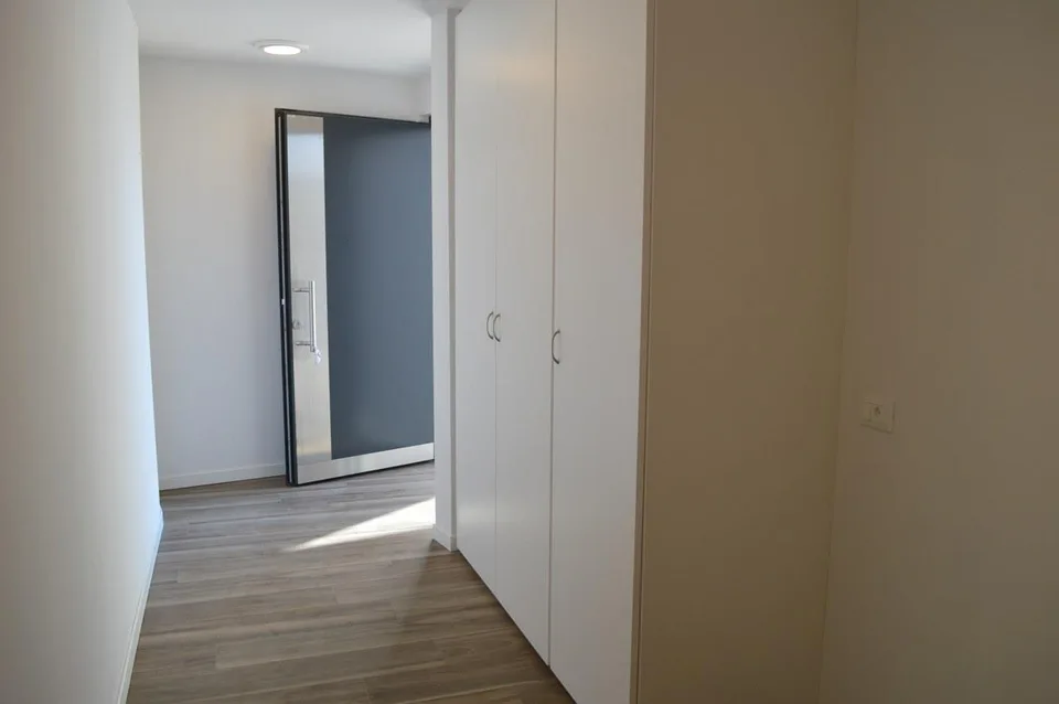 VILLA UNIFAMILIARE DI 5.5 LOCALI CON GIARDINO – foto 12 di 13