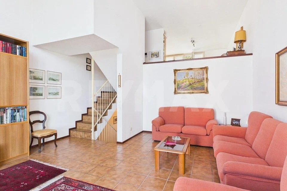 Casa a schiera libera su 4 lati