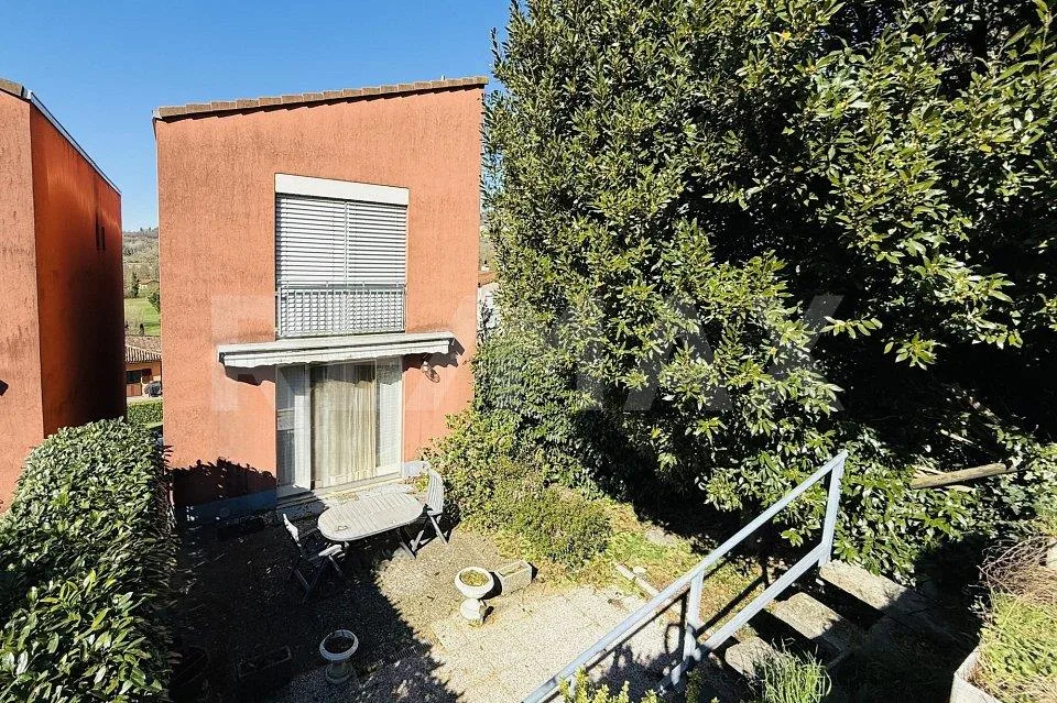 Casa a schiera libera su 4 lati – Foto 8 von 10