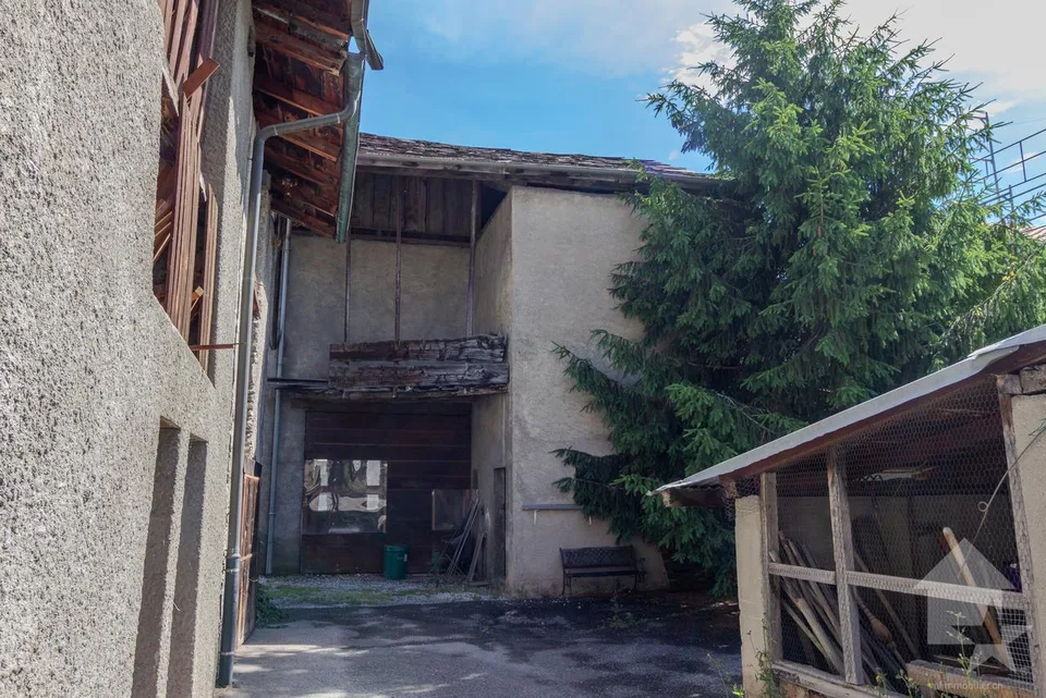 Bella grange di 605 m3 da ristrutturare completamente