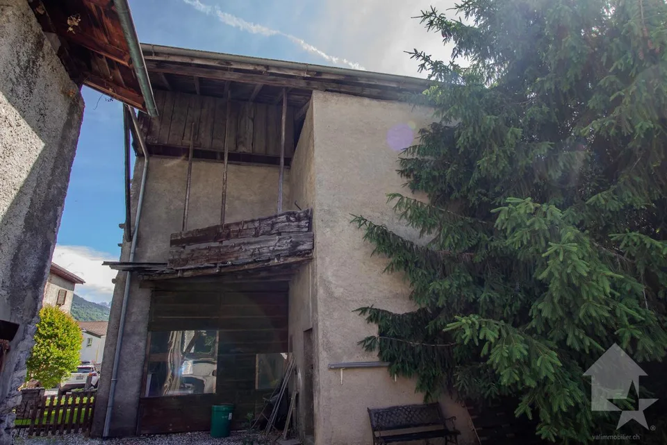 Bella grange di 605 m3 da ristrutturare completamente