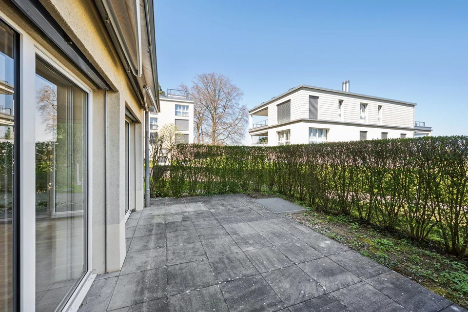 Moderne 2.5-Zimmer-Wohnung mit Gartensitzplatz – Foto 10 von 12