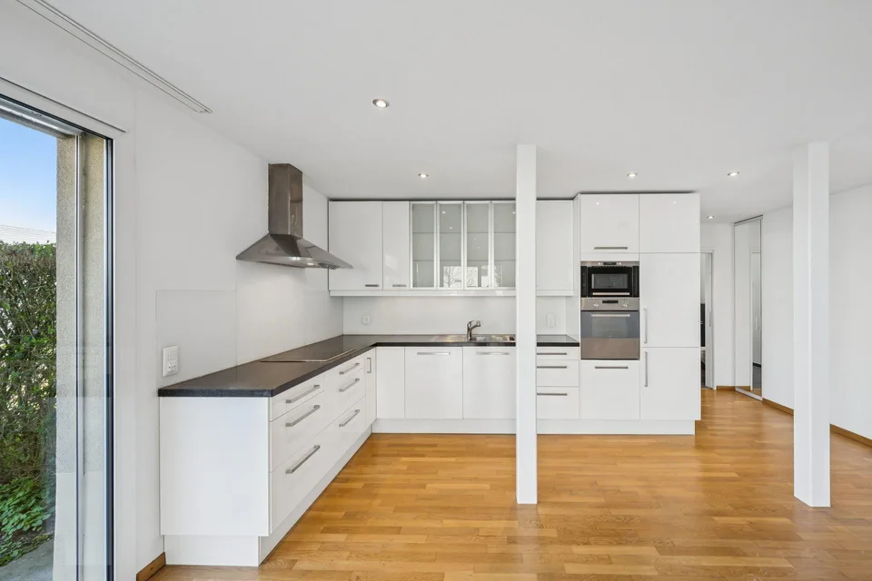 Moderne 2.5-Zimmer-Wohnung mit Gartensitzplatz