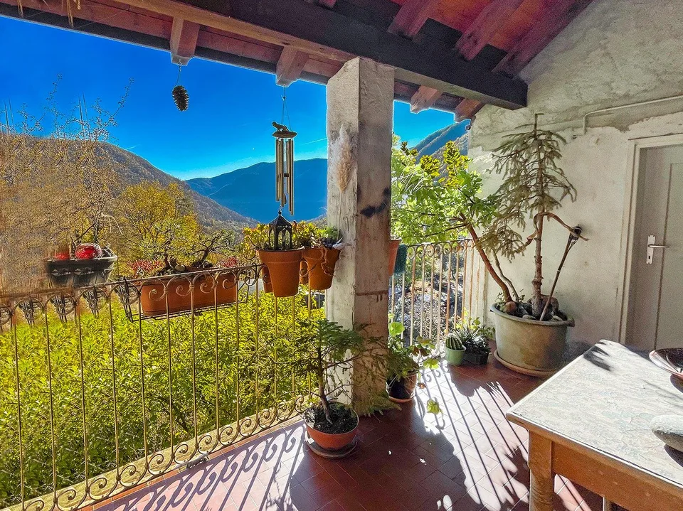 Casa Tipica Ticinese con giardino -  Typisches Tessiner Haus mit Ga...
