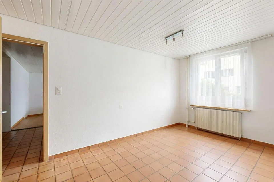 Charmantes Mehrgenerationenhaus mit 3 Wohnungen und 2 Garagen – Foto 14 von 30