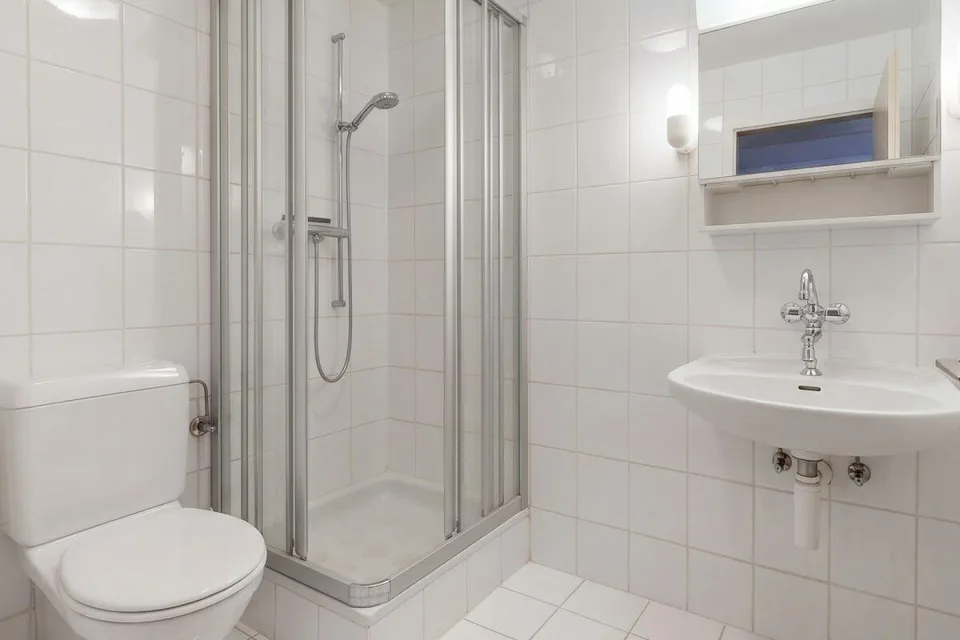 Charmantes Mehrgenerationenhaus mit 3 Wohnungen und 2 Garagen – Foto 12 von 30