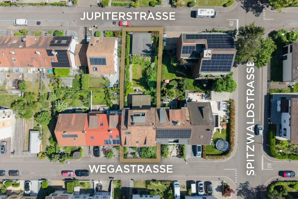 Casa per più generazioni affascinante con 3 appartamenti e 2 garage