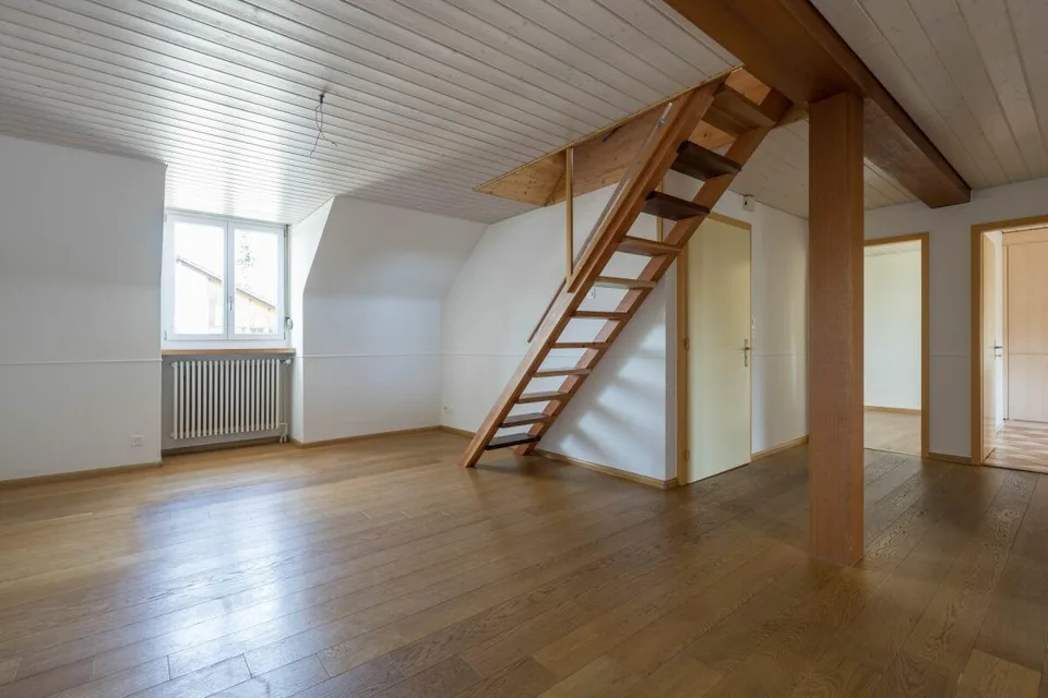 Charmantes Mehrgenerationenhaus mit 3 Wohnungen und 2 Garagen – Foto 22 von 30