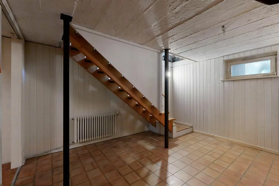 Charmantes Mehrgenerationenhaus mit 3 Wohnungen und 2 Garagen – Foto 15 von 30