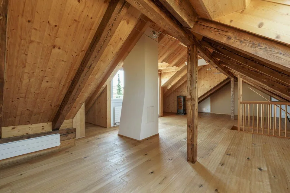 Charmantes Mehrgenerationenhaus mit 3 Wohnungen und 2 Garagen – Foto 27 von 30