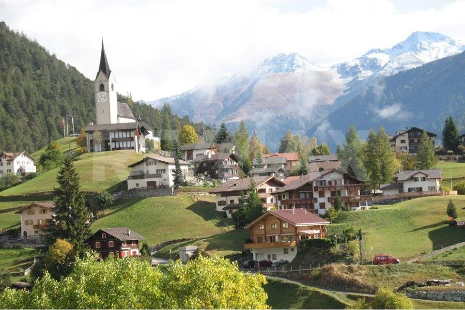 Neubau:  Einfamilienhaus als Erstwohnsitz in Schmitten (Albula)