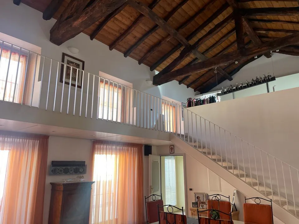 Mendrisio, Charmantes 4.5-Zimmer-Dachgeschoss in der historischen Altstadt von Mendrisio