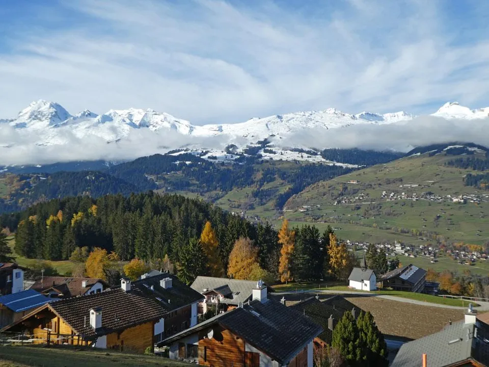 Die heimelige Wohnung  in Obersaxen mit Ski-in und Ski-out