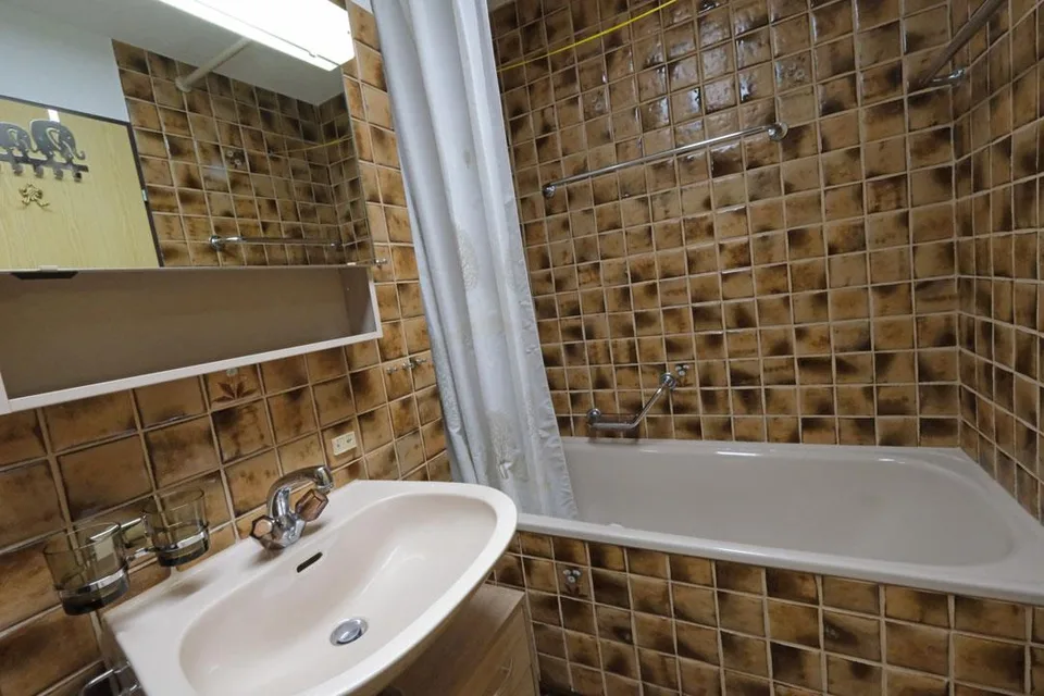 Die heimelige Wohnung in Obersaxen mit Ski-in und Ski-out – Foto 7 von 11