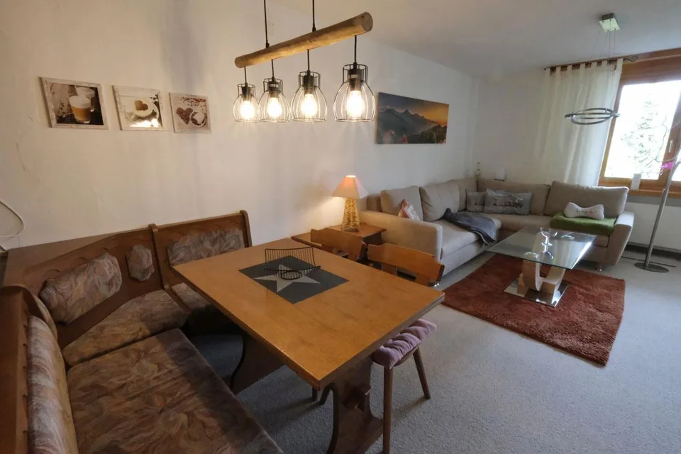Die heimelige Wohnung  in Obersaxen mit Ski-in und Ski-out